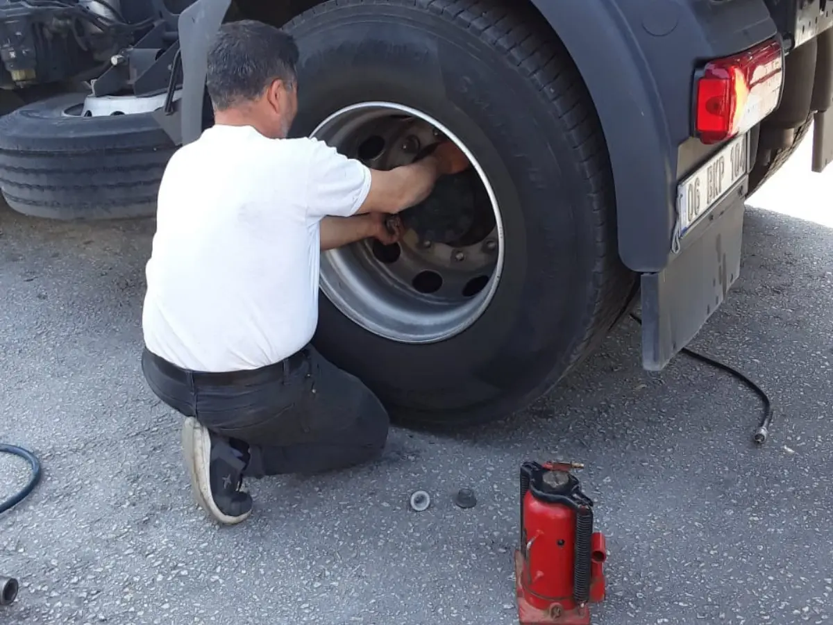 Türkoğlu Oto Lastikçi